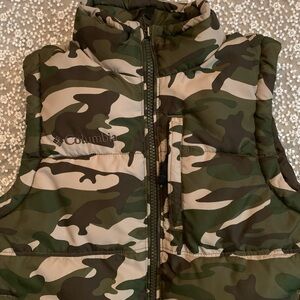 Columbia Green Camouflage Puffer Vest